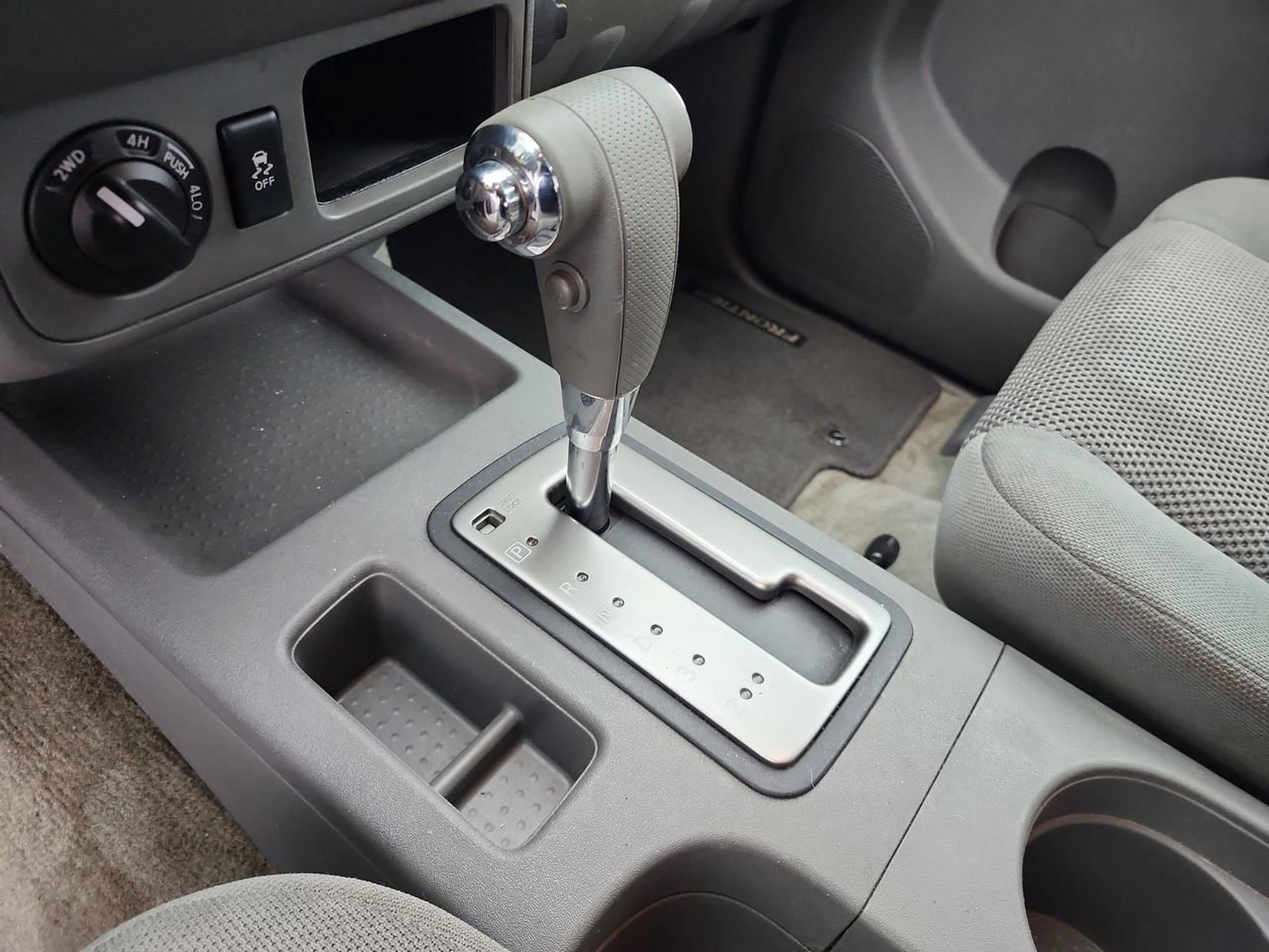 Used 2016 Nissan Frontier SV w/ Moonroof Package image 14