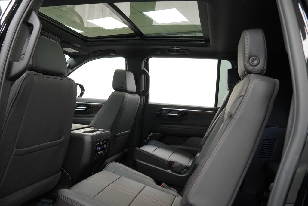 New 2026 Chevrolet Suburban High Country AWD/4WD image 14