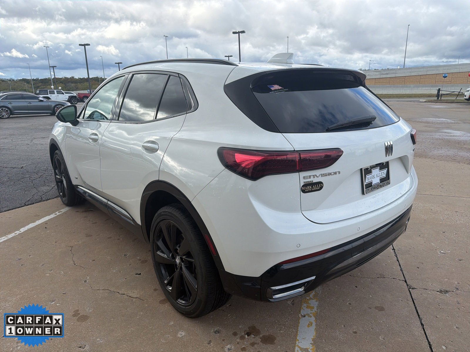 Used 2024 Buick Envision Sport Touring image 6