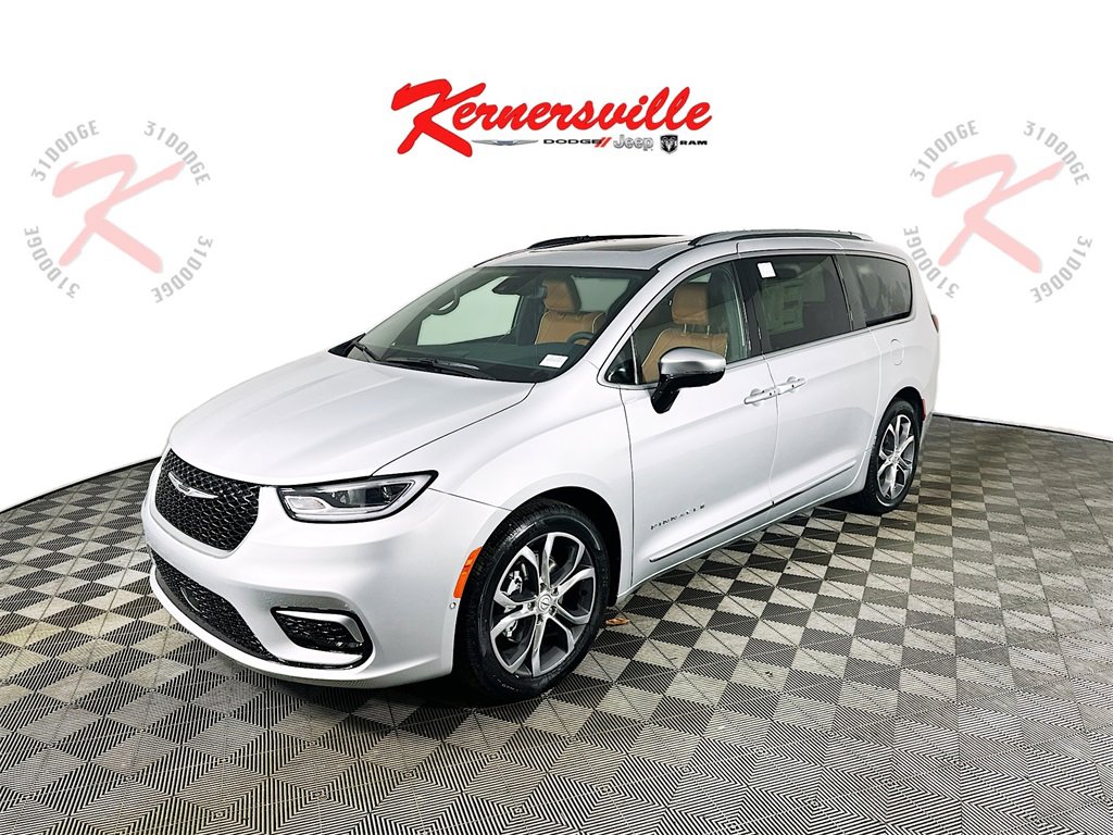 New 2026 Chrysler Pacifica Pinnacle image 3