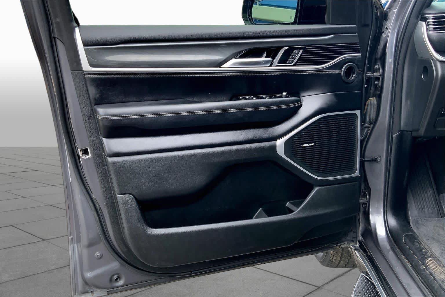 Used 2022 Jeep Wagoneer Series I RWD image 21