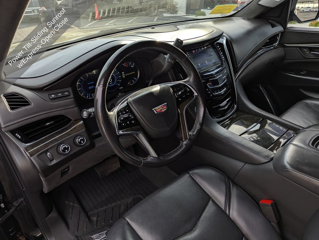 Used 2020 Cadillac Escalade Platinum AWD/4WD image 17