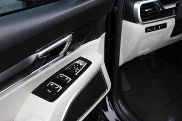 Used 2023 Kia Telluride S w/ S Sunroof Package image 4