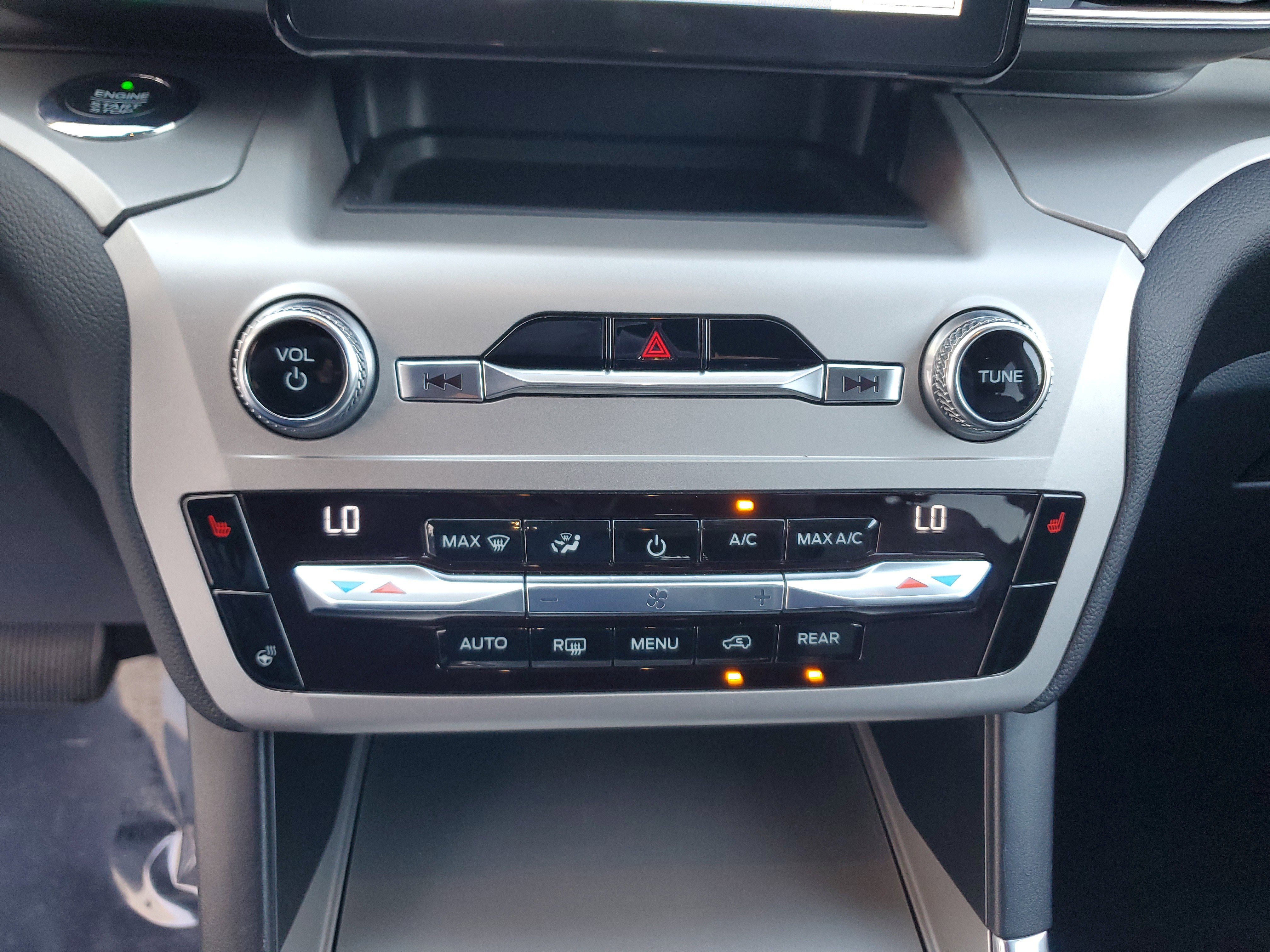 Used 2021 Ford Explorer XLT w/ Equipment Group 202A image 26