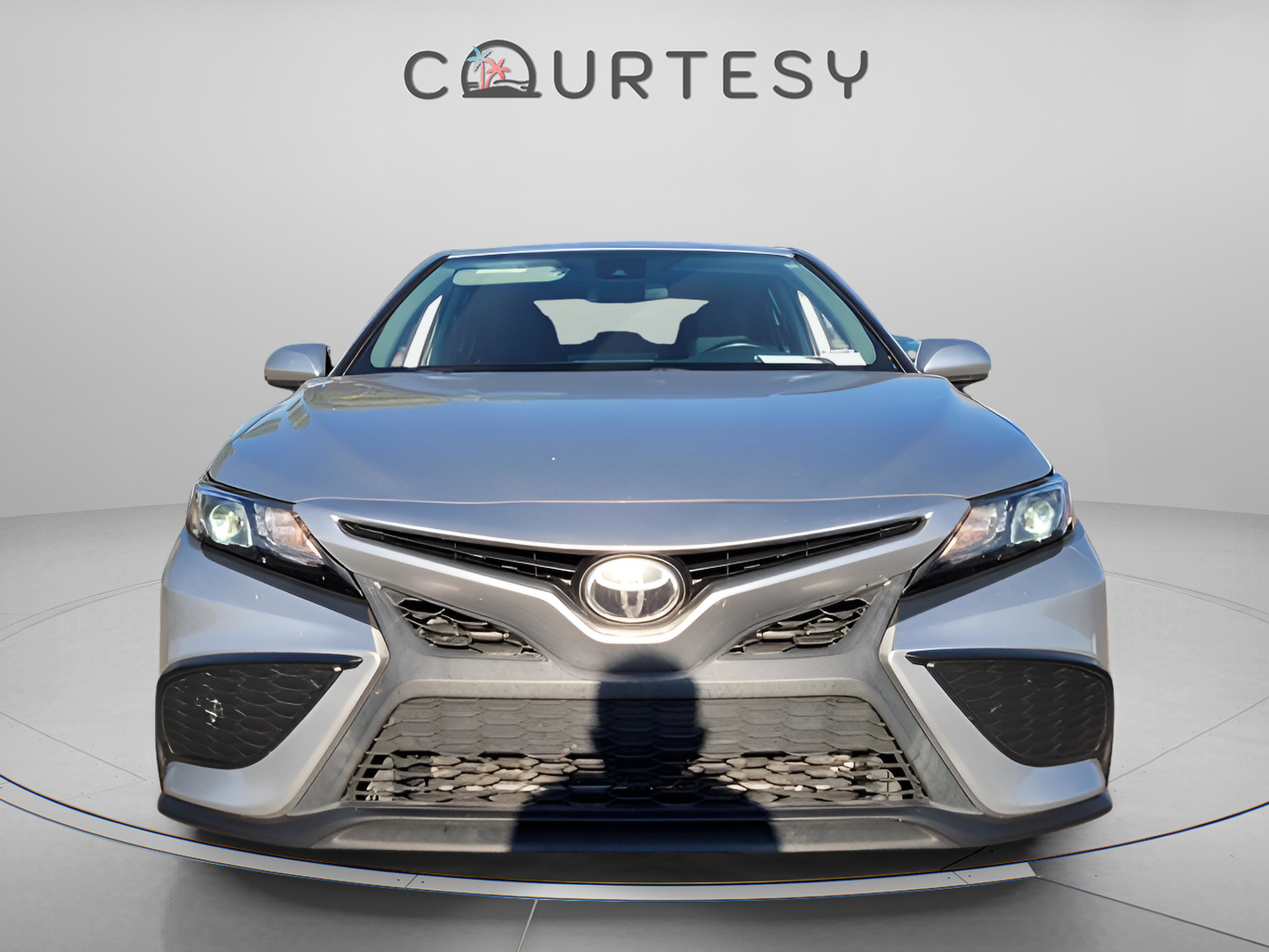 Used 2021 Toyota Camry SE image 8