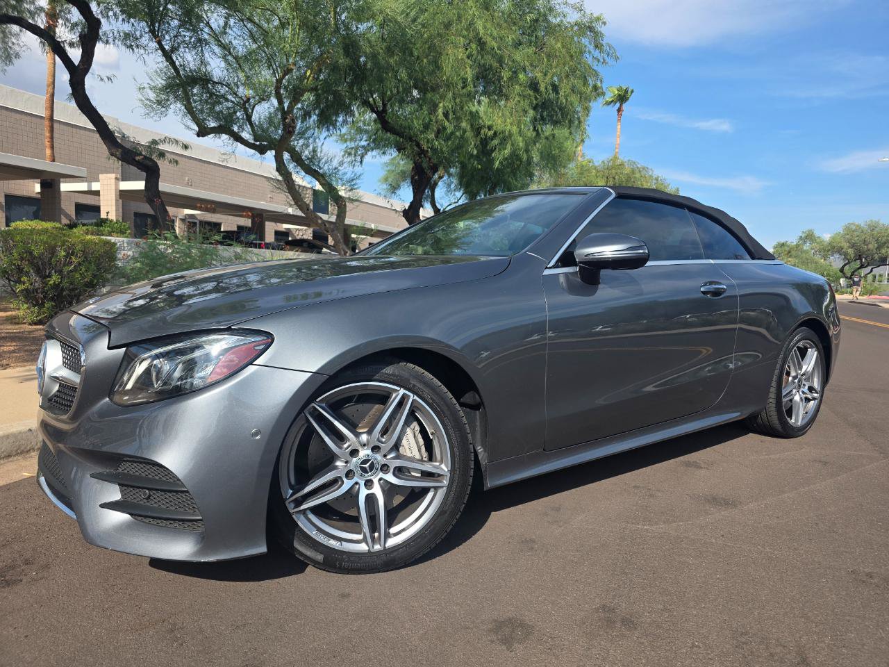 Used 2019 Mercedes-Benz E 450 4MATIC Cabriolet image 2
