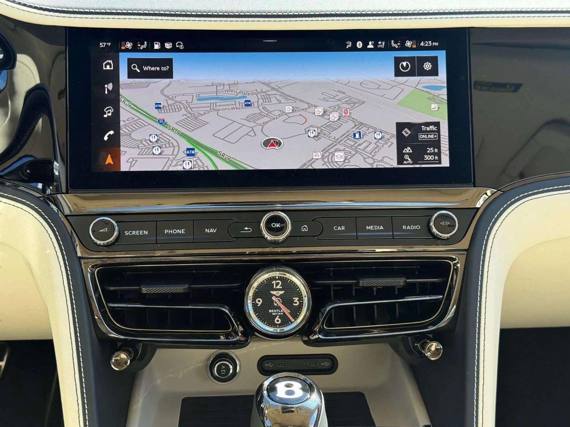 Used 2025 Bentley Flying Spur Plug-In Hybrid image 41