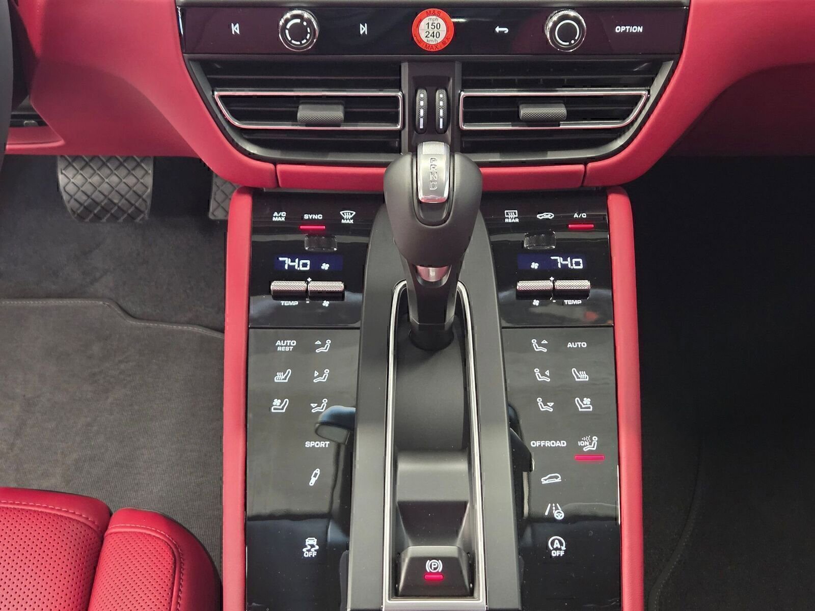 Certified 2026 Porsche Macan S AWD/4WD image 24