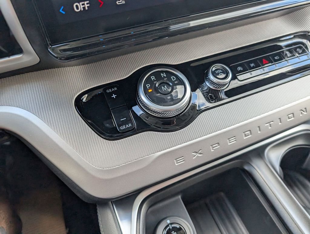 New 2026 Ford Expedition Active image 11