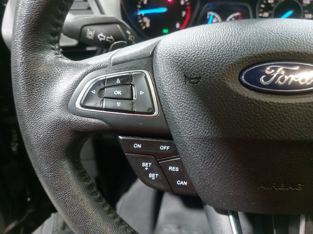 Used 2017 Ford Escape Titanium w/ Equipment Group 301A AWD/4WD image 17