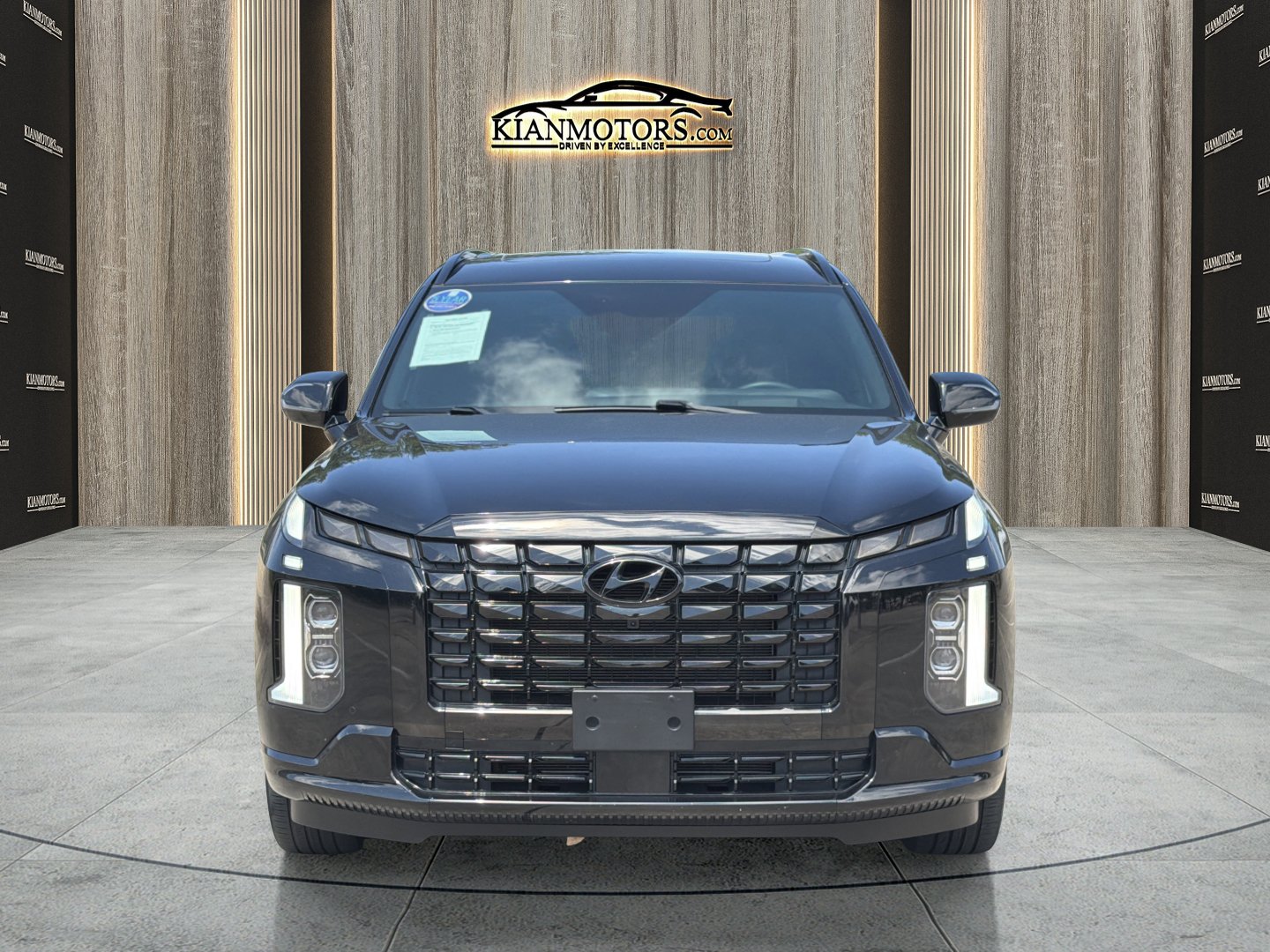 Used 2024 Hyundai Palisade Calligraphy AWD/4WD image 2