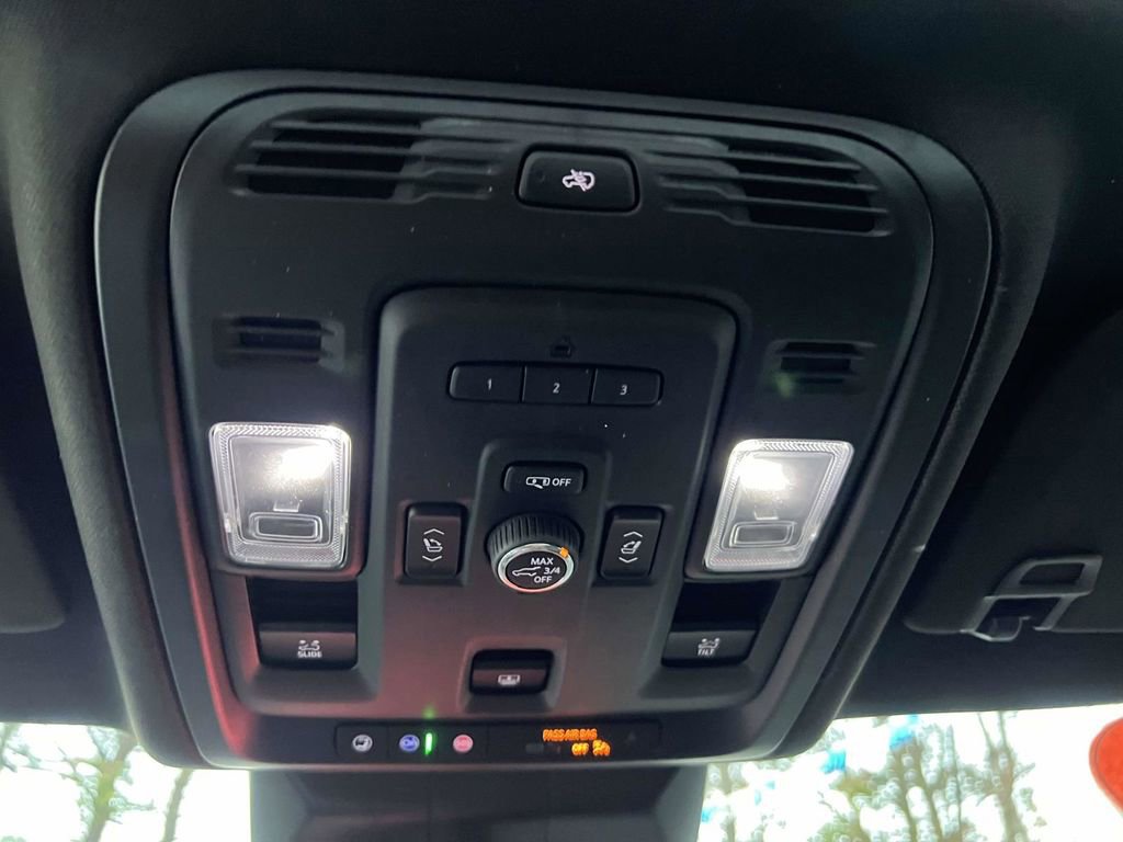 Used 2022 Cadillac Escalade ESV Premium Luxury image 33