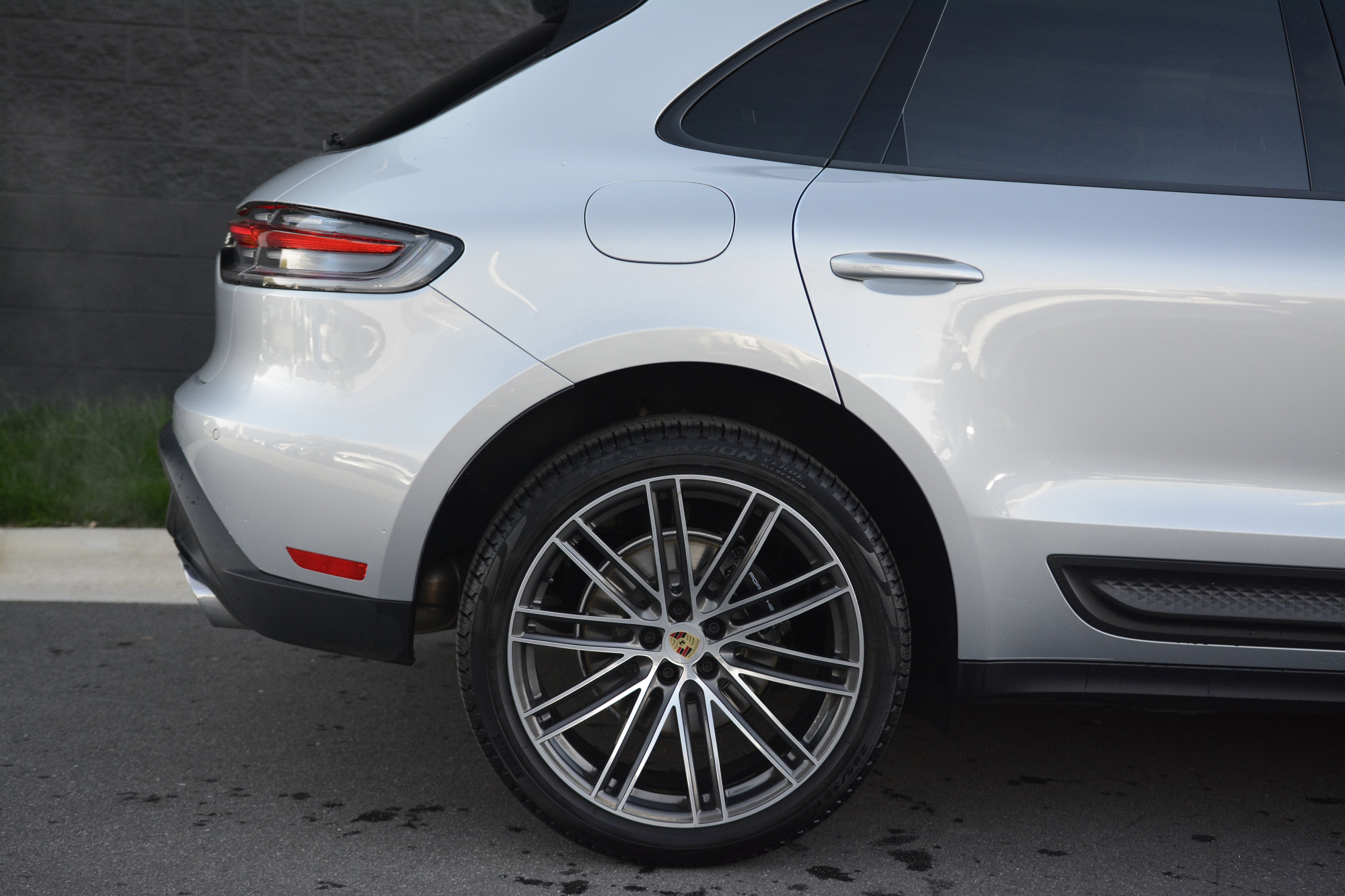 Certified 2026 Porsche Macan AWD/4WD image 43