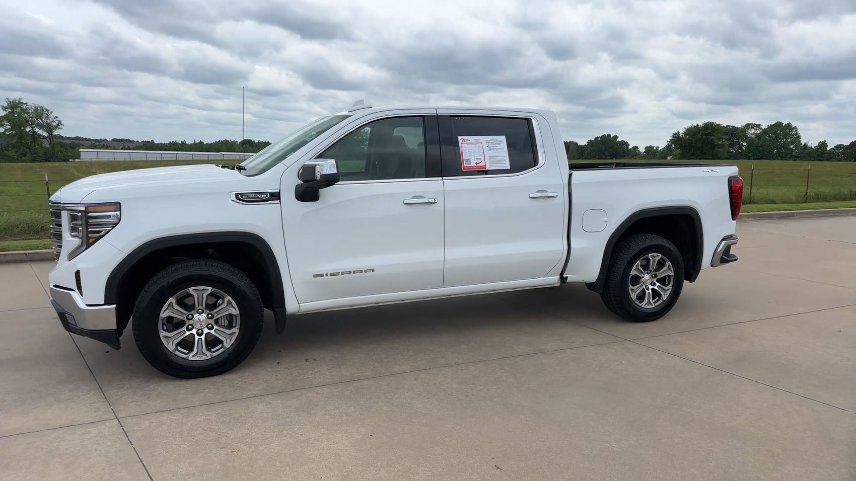 Used 2025 GMC Sierra 1500 SLT AWD/4WD image 5