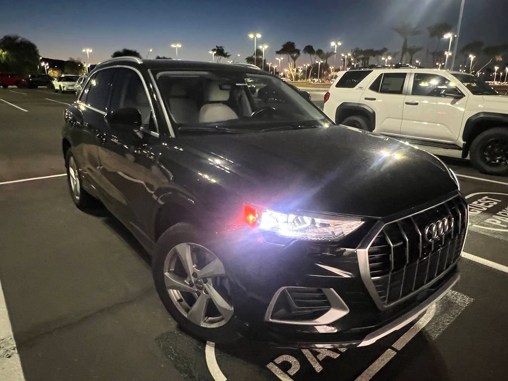 Used 2020 Audi Q3 2.0T Premium AWD/4WD image 2