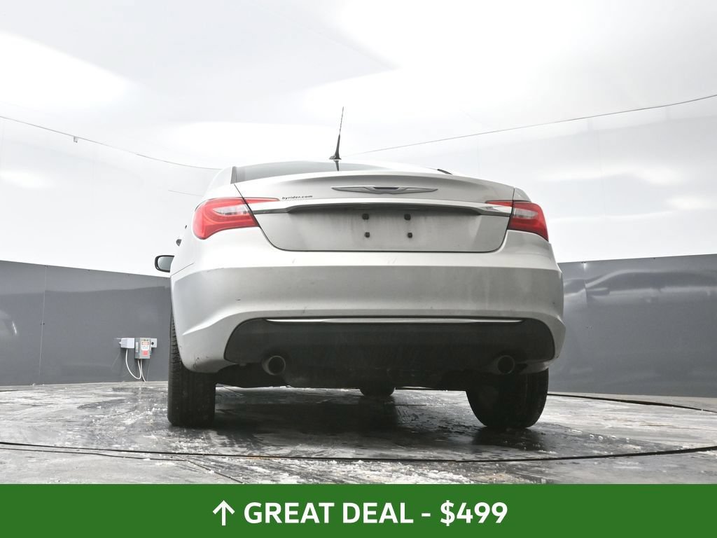 Used 2011 Chrysler 200 Touring FWD image 31