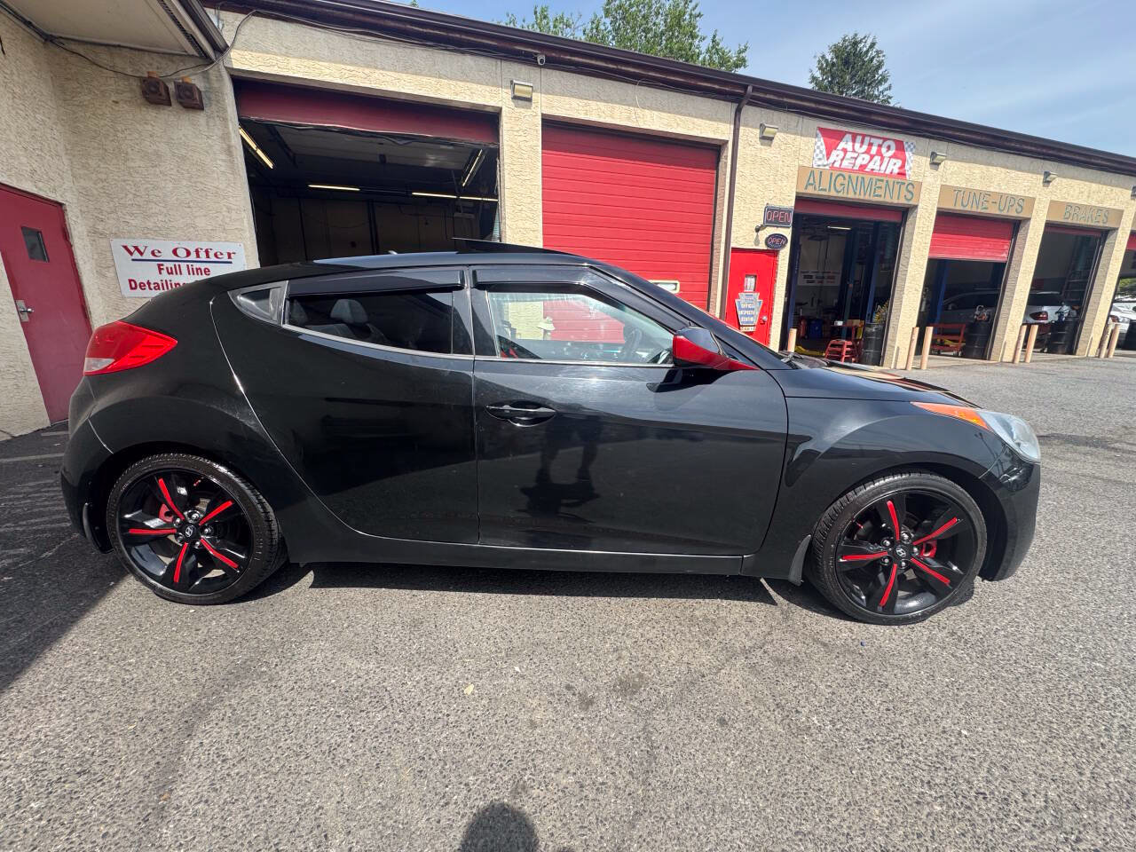 Used 2013 Hyundai Veloster w/ Style Pkg FWD image 9