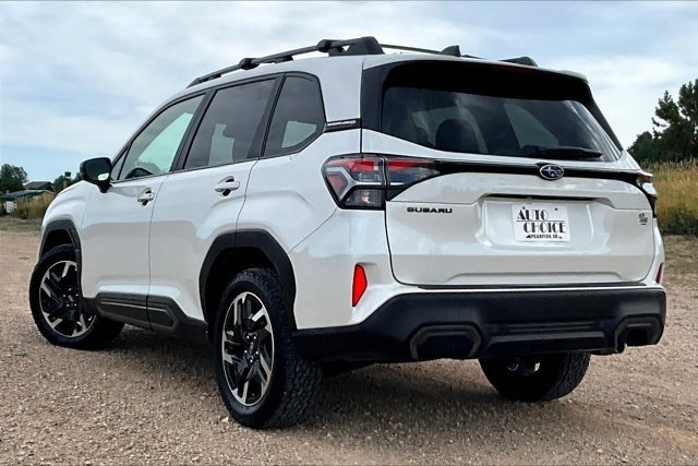Used 2025 Subaru Forester Limited image 4