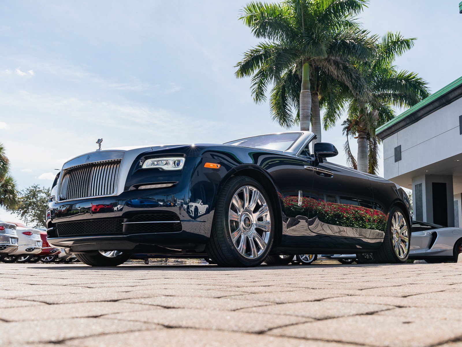 Used 2018 Rolls-Royce Dawn image 12