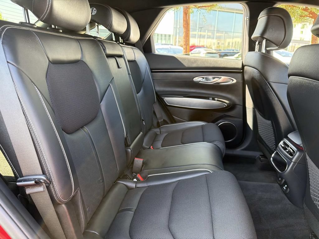Used 2024 Genesis GV70 3.5T Sport AWD/4WD image 18