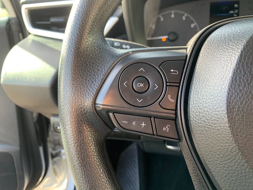 Used 2025 Toyota Corolla LE image 26