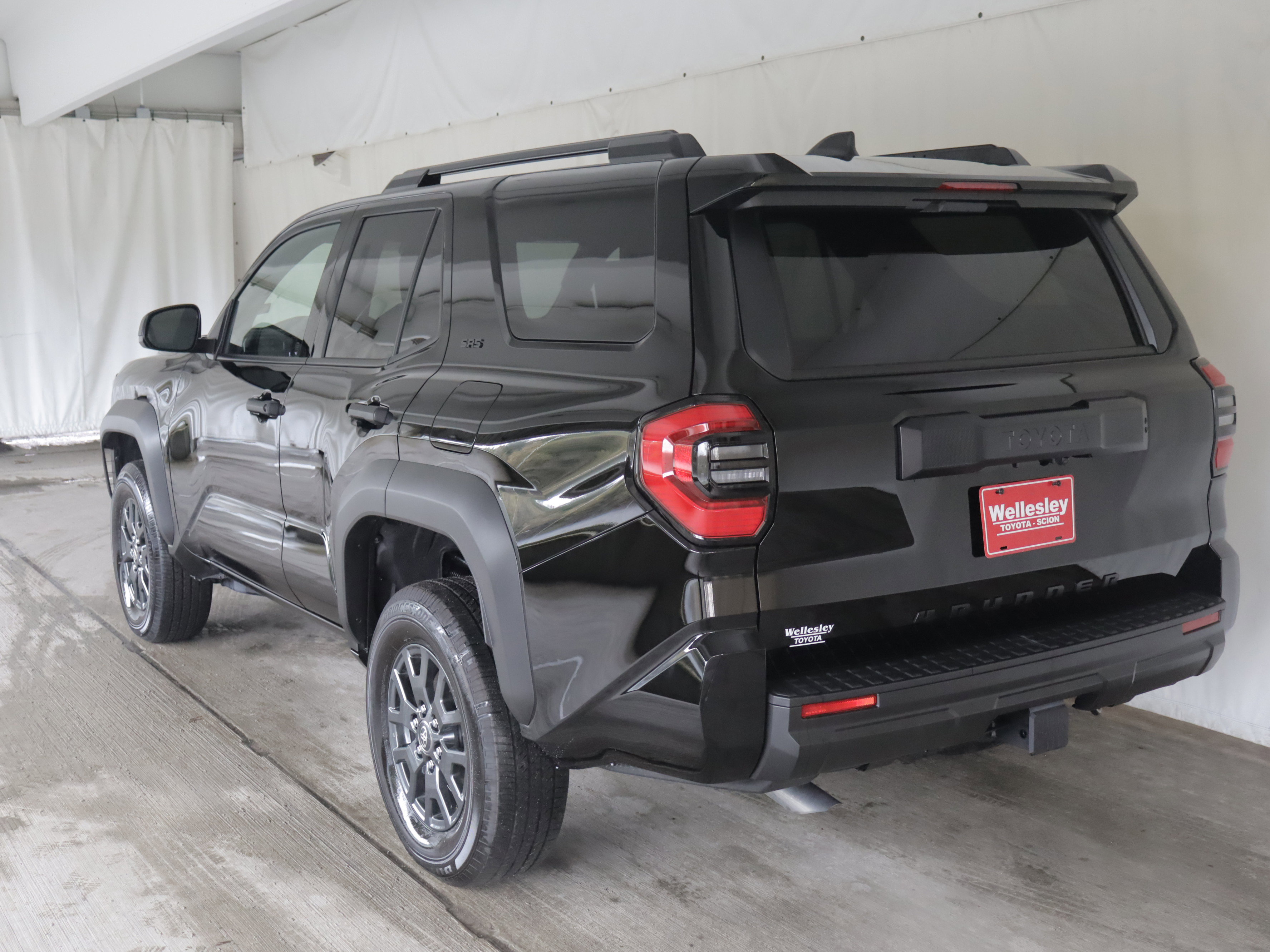 Used 2025 Toyota 4Runner SR5 AWD/4WD image 24