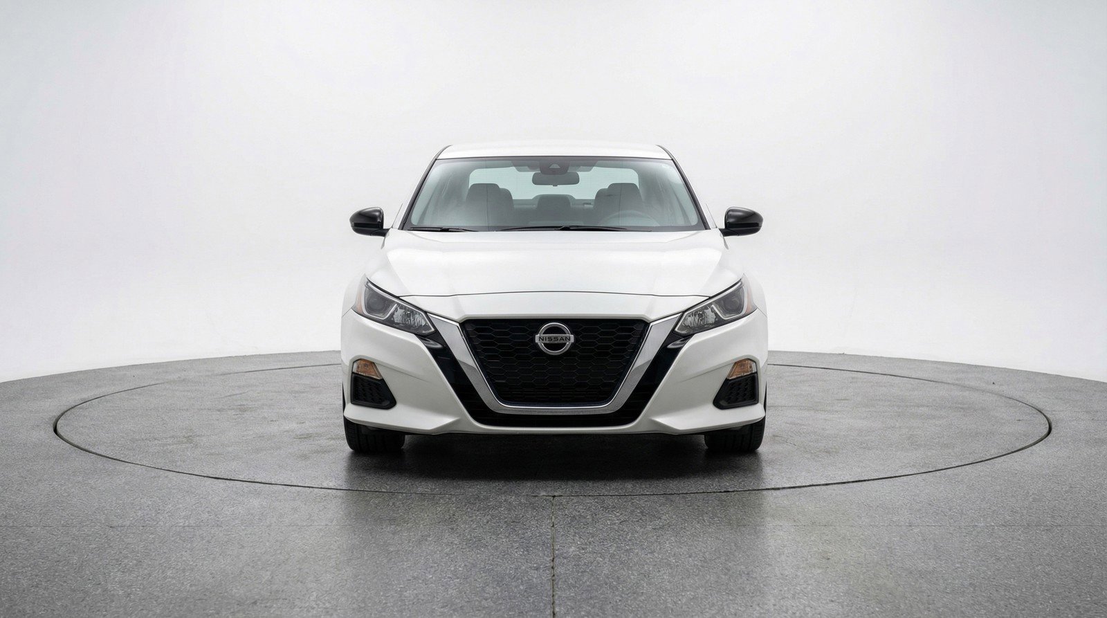 Used 2025 Nissan Altima 2.5 SV image 2