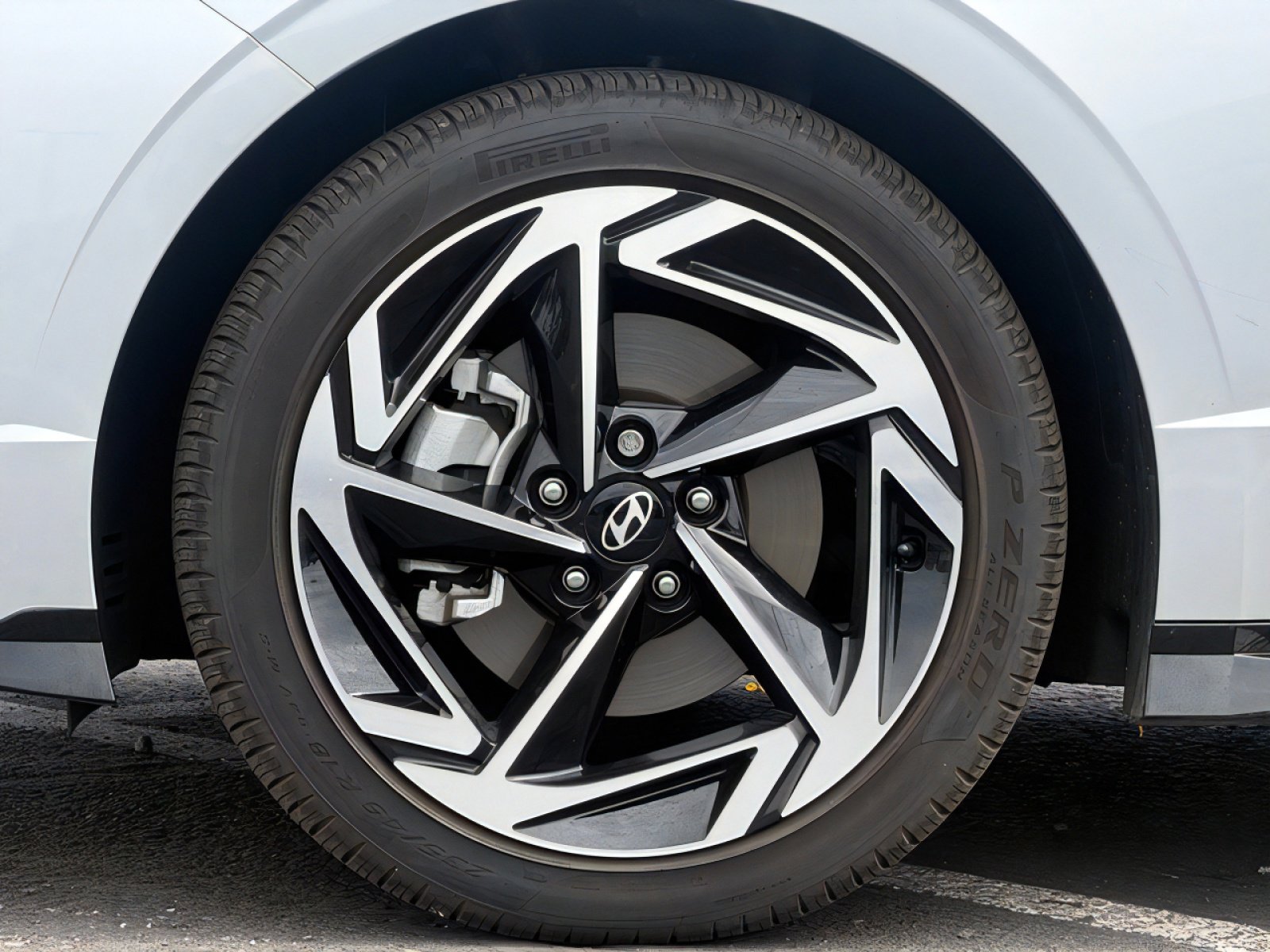 Used 2024 Hyundai Sonata SEL w/ Convenience Package FWD image 9