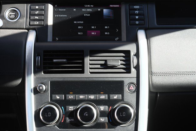 Used 2018 Land Rover Discovery Sport SE image 19