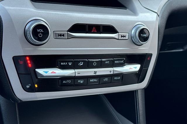 Used 2024 Ford Explorer XLT w/ Equipment Group 202A image 23