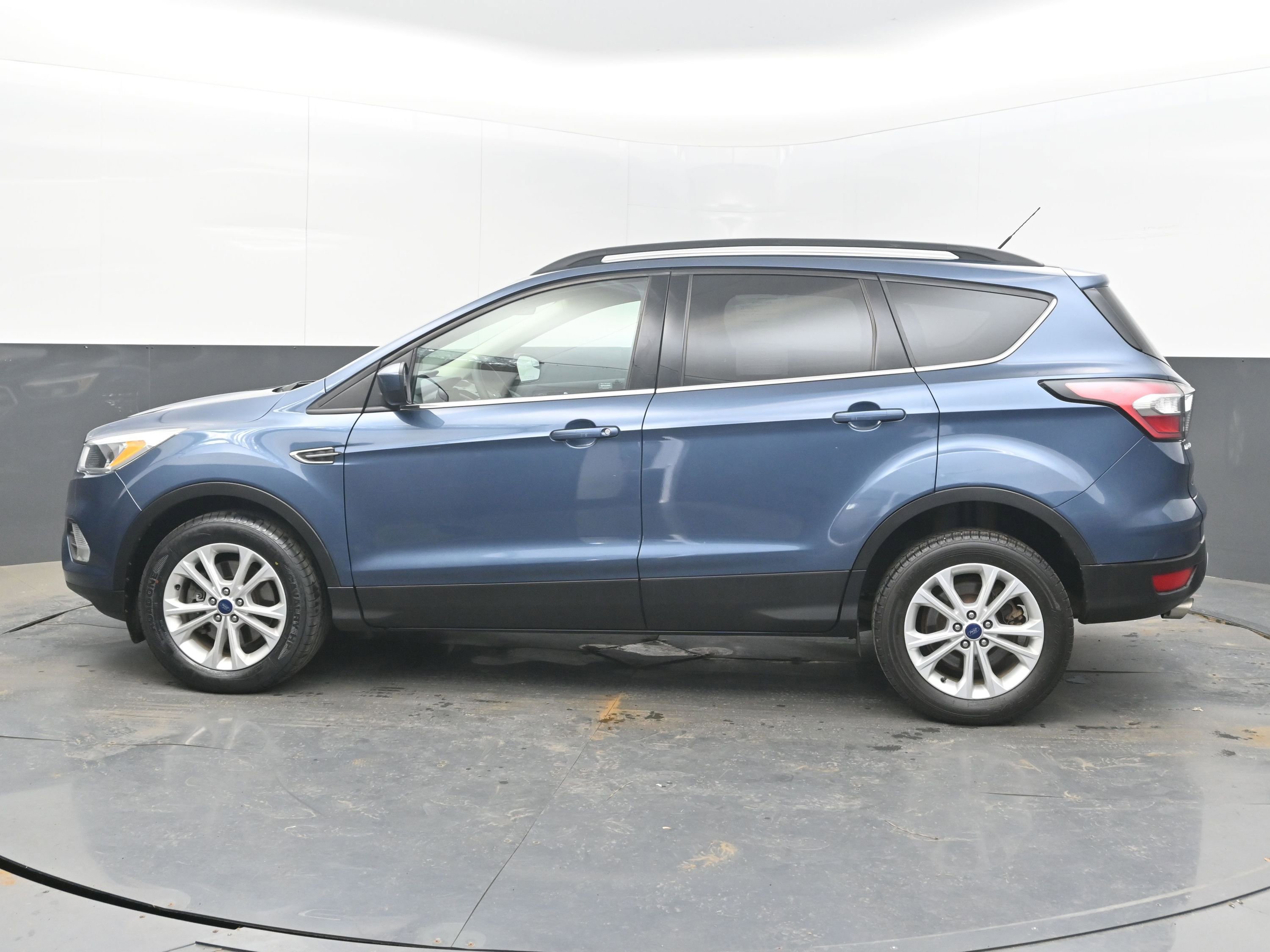 Used 2018 Ford Escape SE image 5