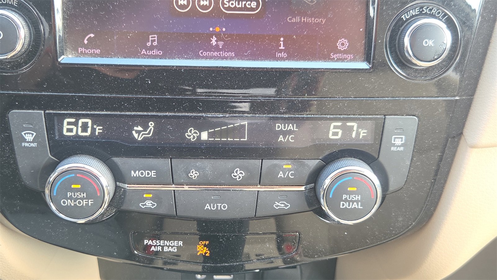 Used 2018 Nissan Rogue SV image 32