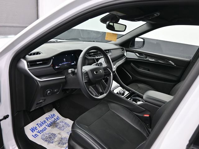 Used 2022 Jeep Grand Cherokee Altitude image 13