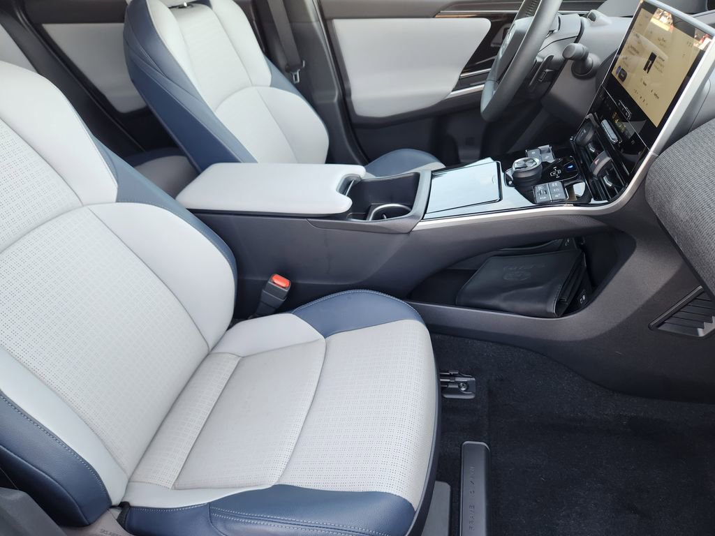 Used 2025 Subaru Solterra AWD/4WD image 14