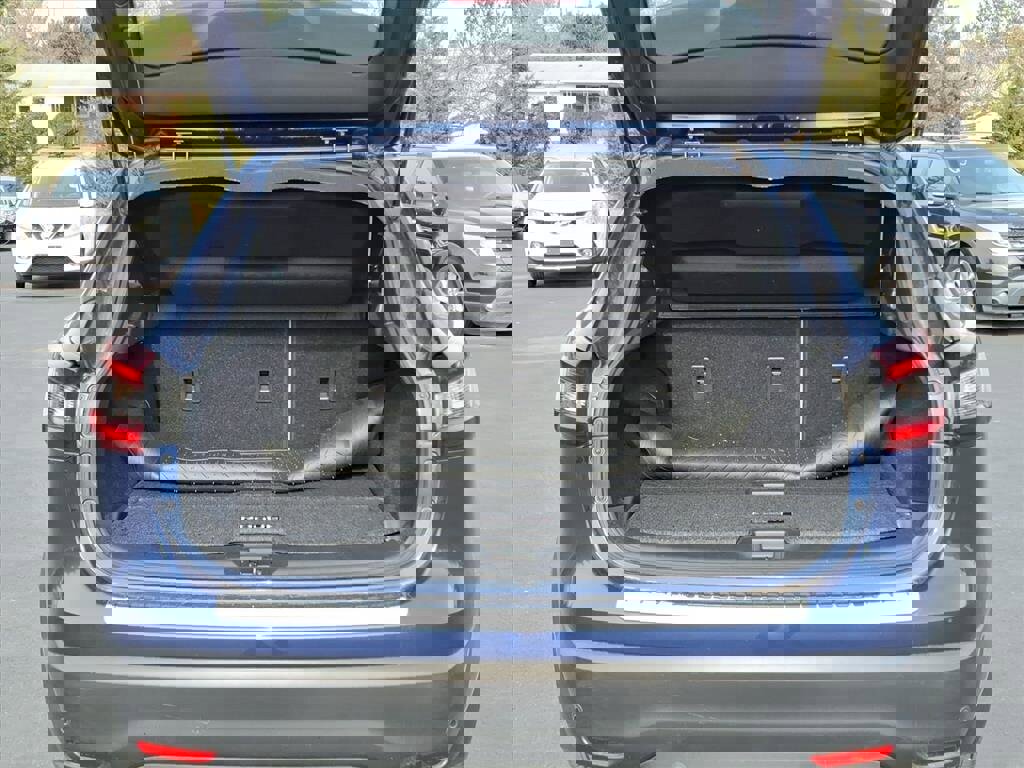 Used 2022 Nissan Rogue Sport SL image 25