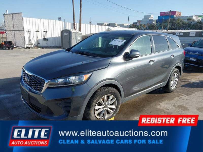 Used 2020 Kia Sorento LX image 4