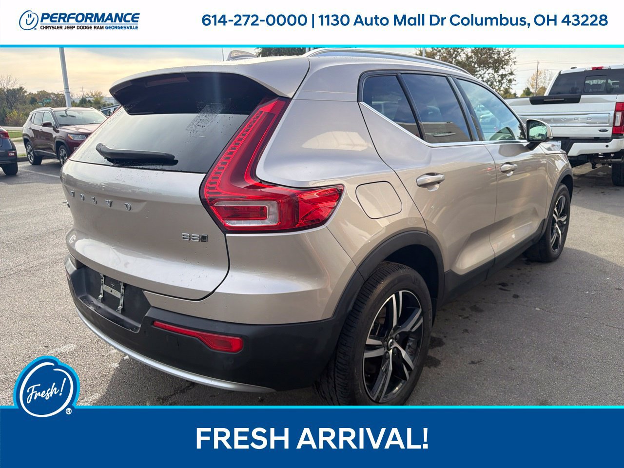 Used 2023 Volvo XC40 B5 Plus AWD/4WD image 10