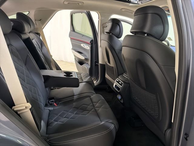 Used 2026 Genesis Electrified GV70 Prestige image 23