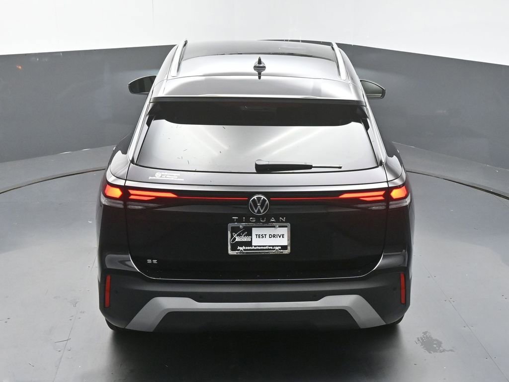 Used 2025 Volkswagen Tiguan SE FWD image 47