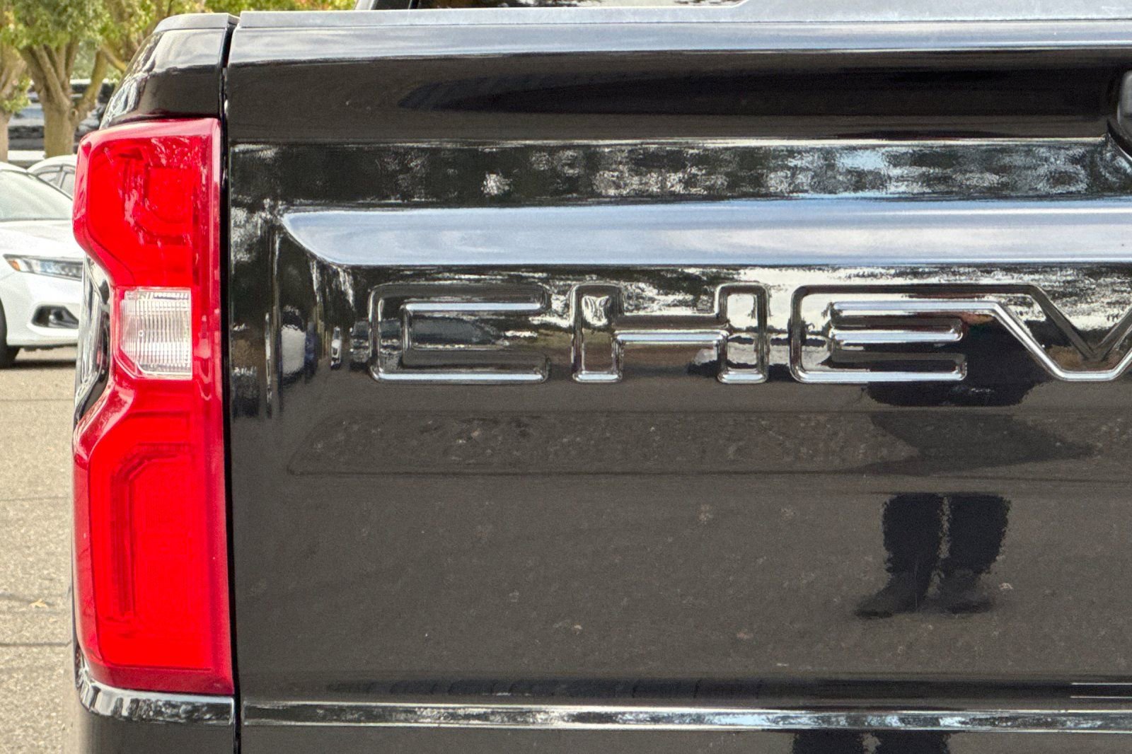 Used 2022 Chevrolet Silverado 1500 High Country w/ Z71 Off-Road Package AWD/4WD image 50