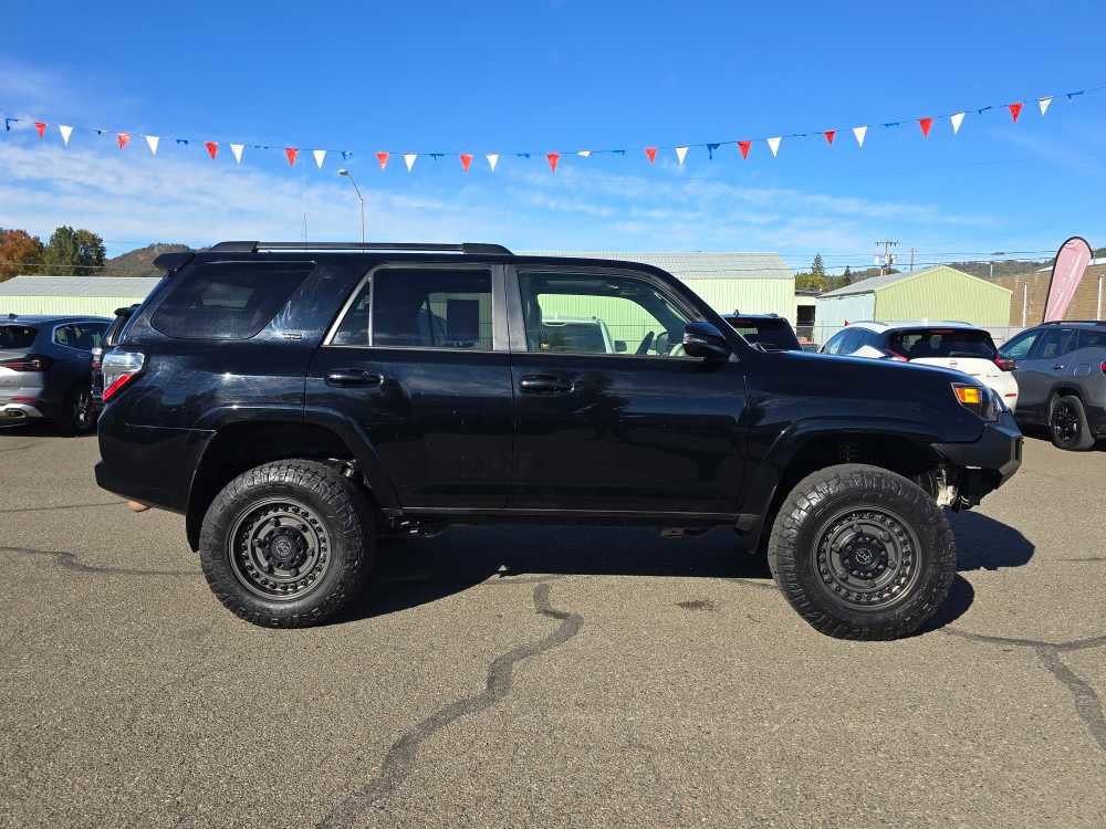 Used 2018 Toyota 4Runner SR5 Premium image 6