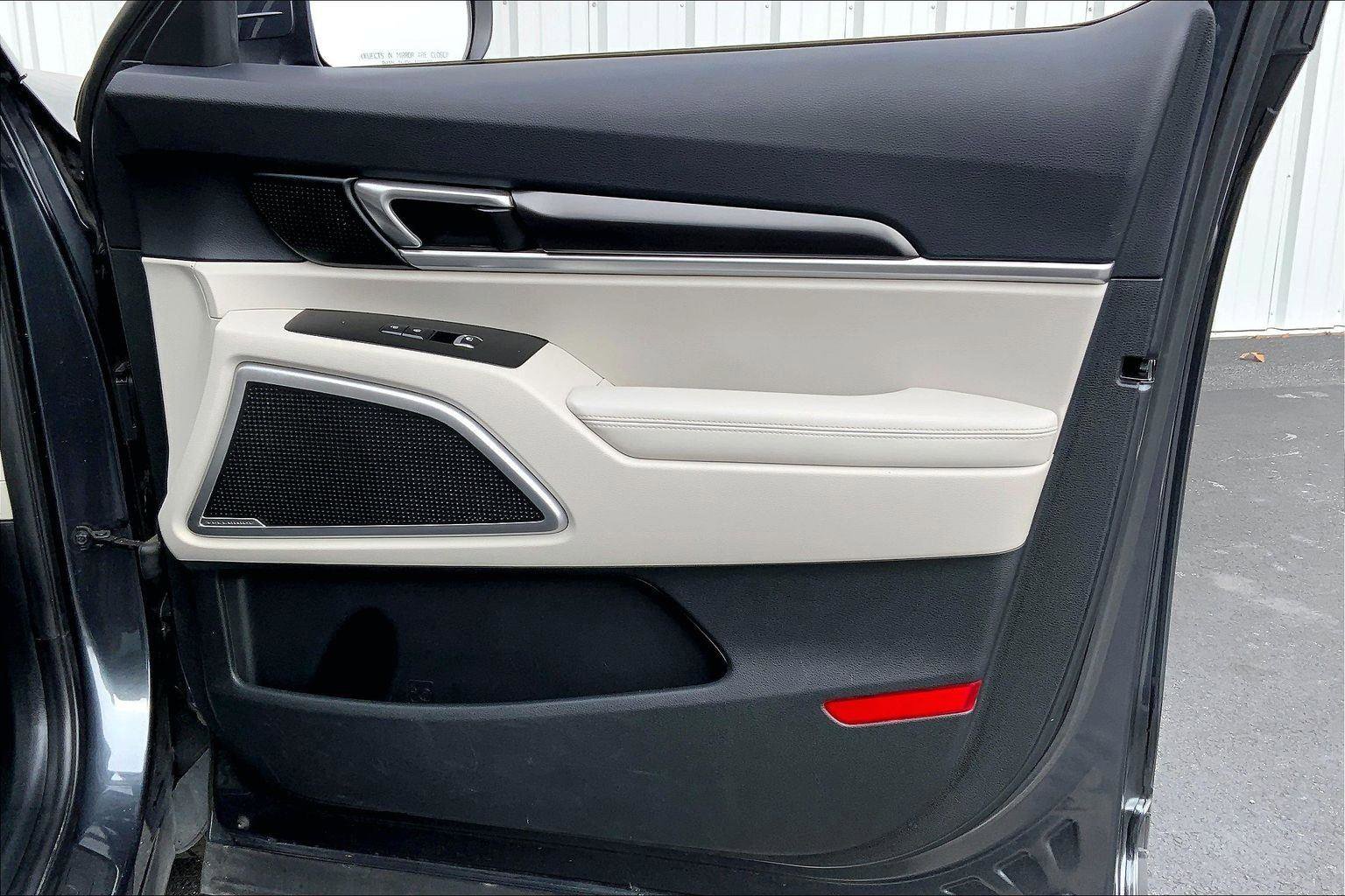 Used 2023 Kia Telluride S image 20