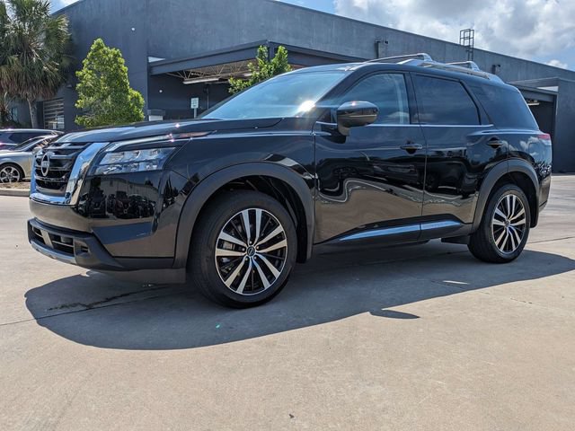 Used 2025 Nissan Pathfinder Platinum w/ Cargo Package AWD/4WD image 10
