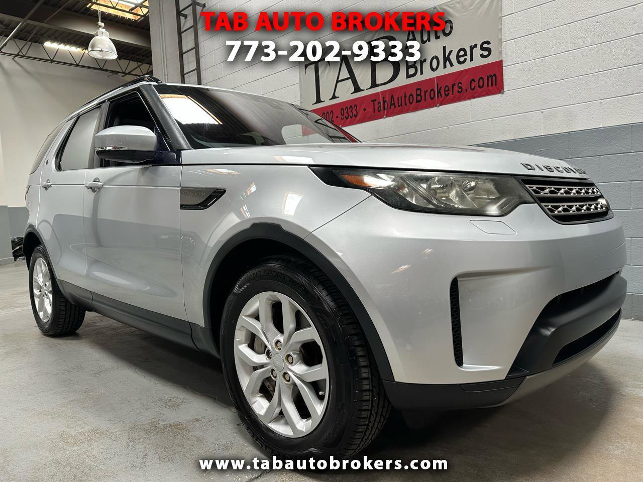 Used 2018 Land Rover Discovery SE AWD/4WD image 1