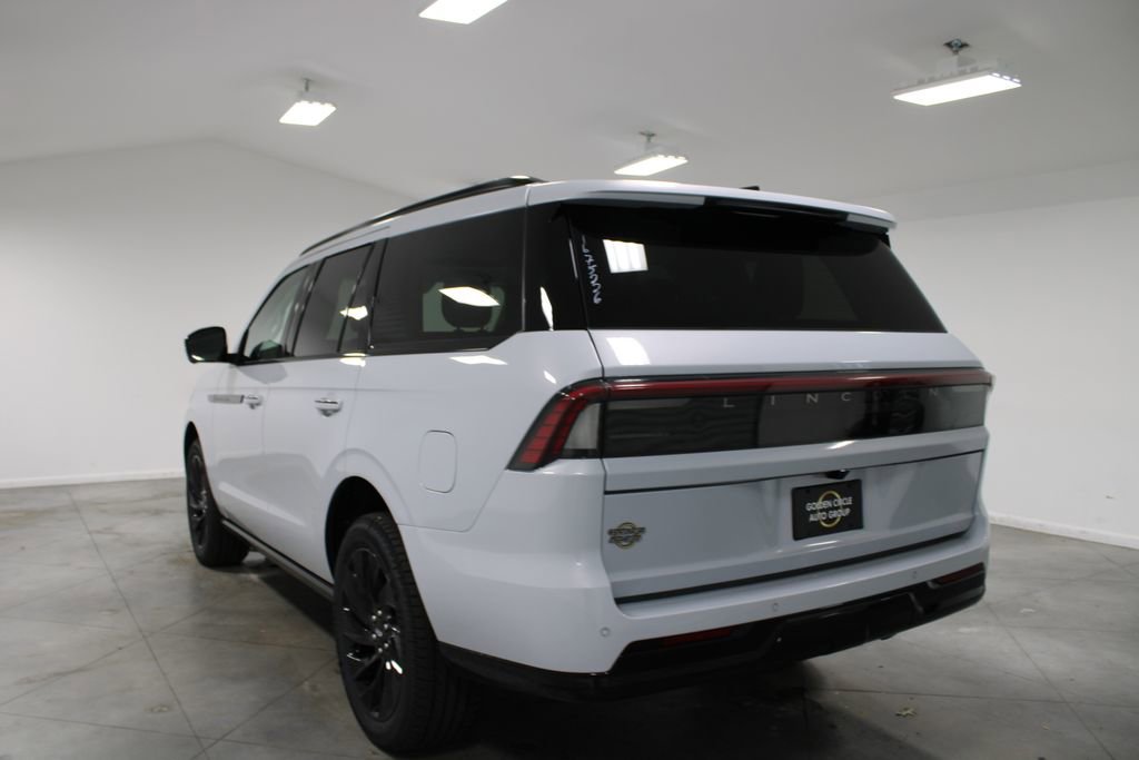 New 2026 Lincoln Navigator Reserve AWD/4WD image 6