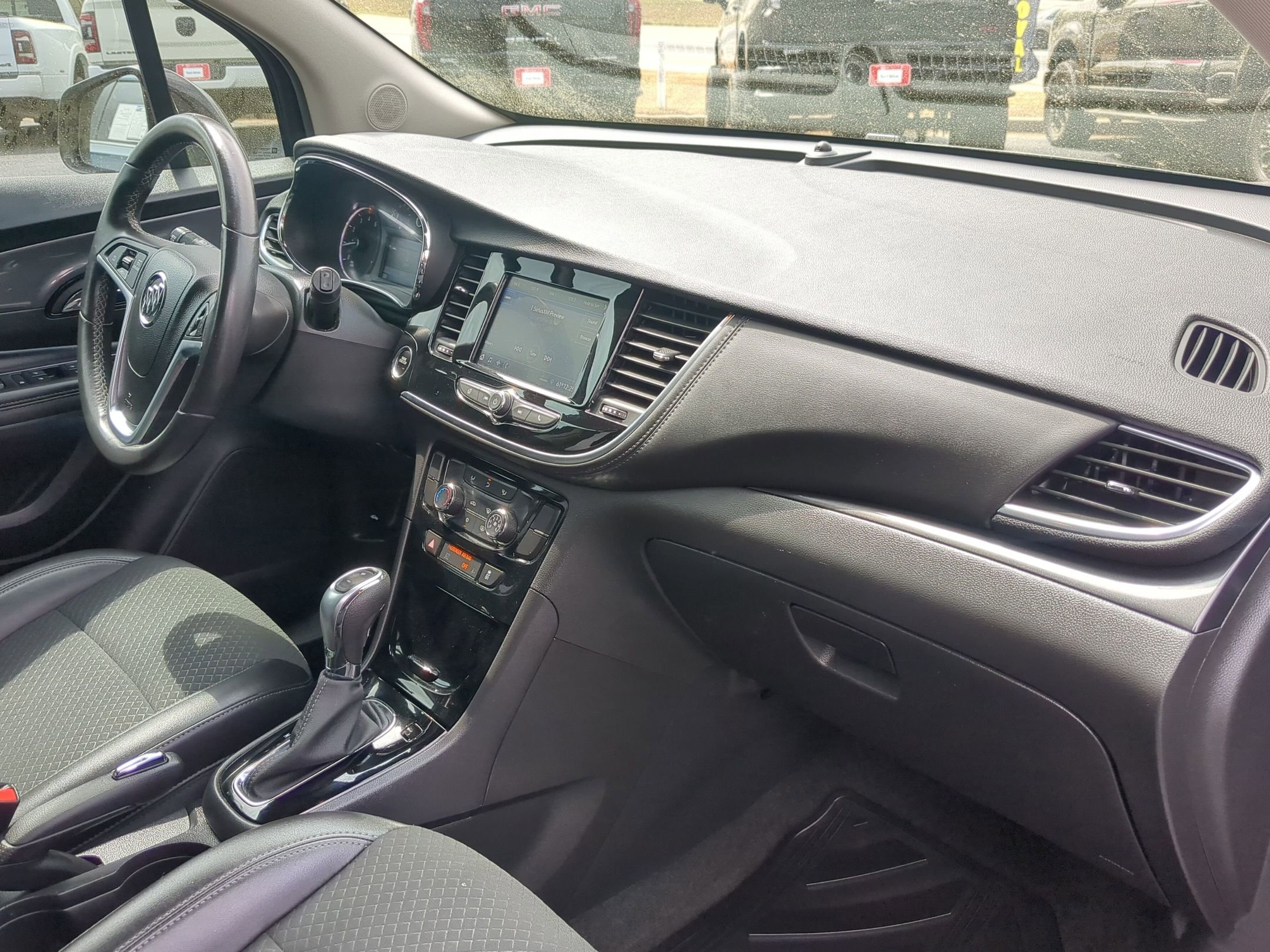 Used 2022 Buick Encore Preferred w/ Safety Package image 27