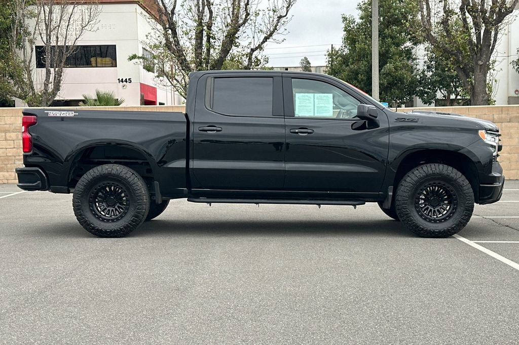 Used 2025 Chevrolet Silverado 1500 LT Trail Boss w/ LPO, Dark Essentials Package image 3