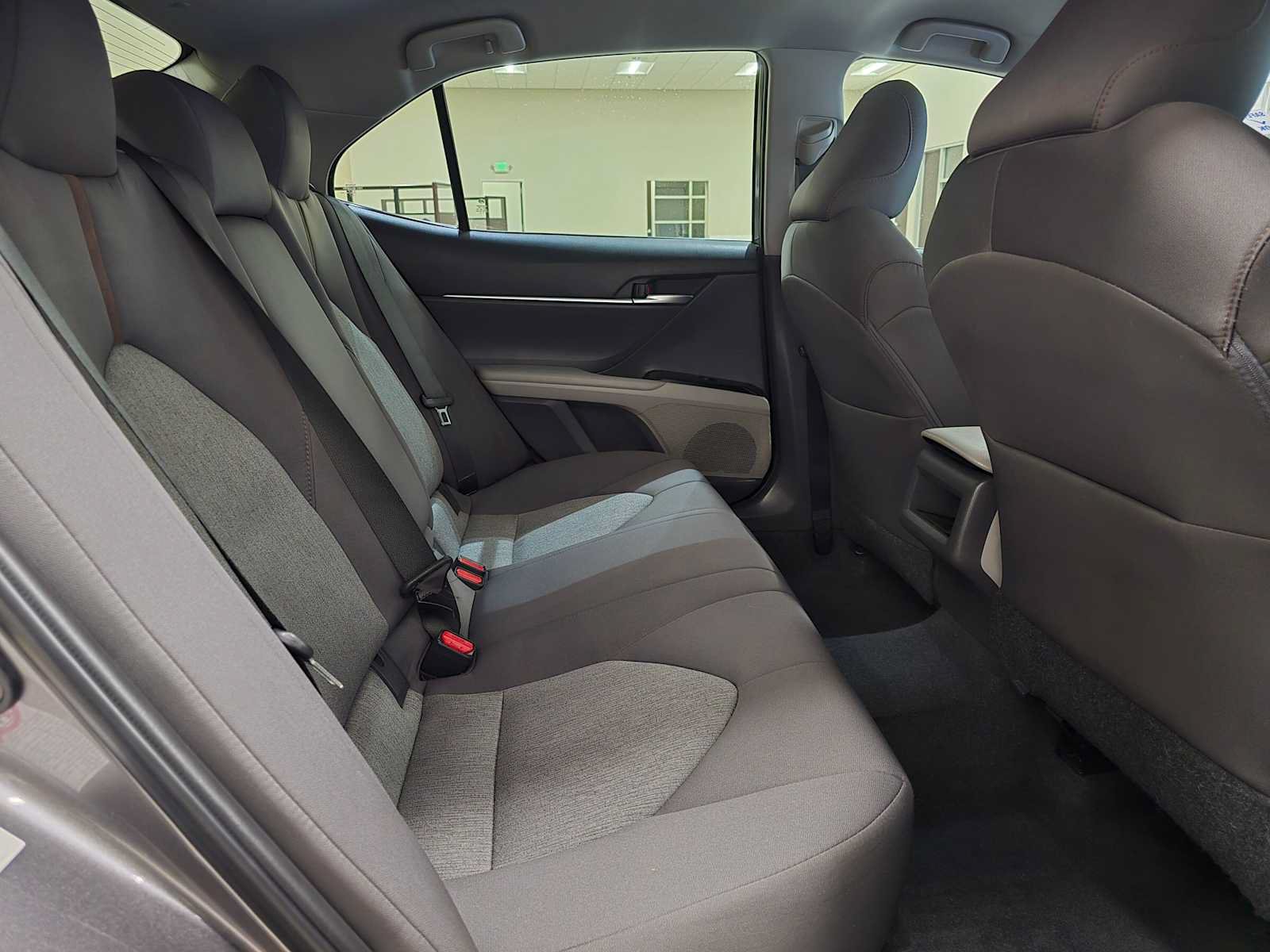 Used 2018 Toyota Camry LE FWD image 24