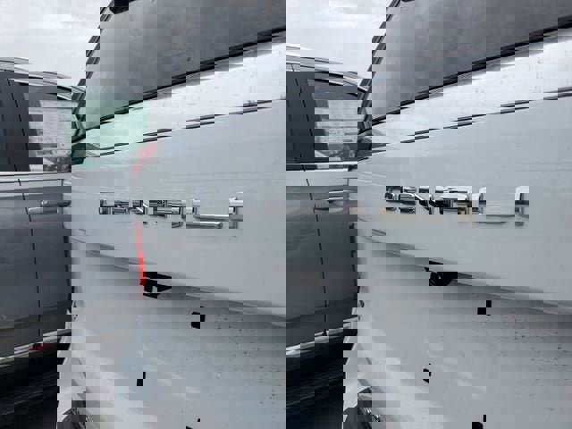 New 2026 GMC Yukon XL Denali w/ Sun & Power Step Package image 9