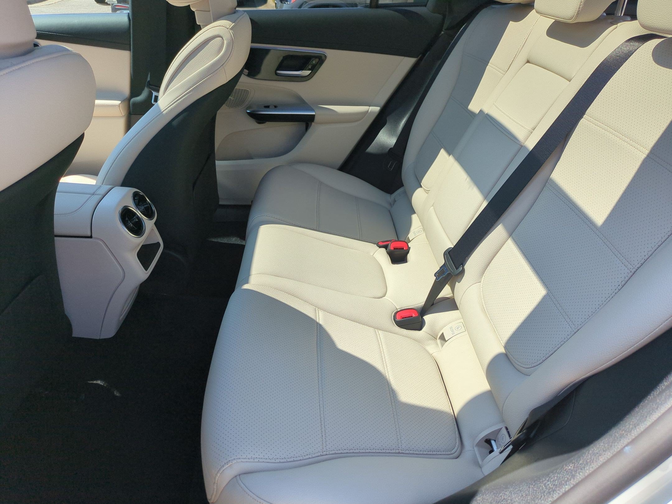 Certified 2023 Mercedes-Benz GLC 300 4MATIC image 30